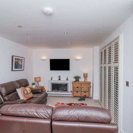 Ferienwohnung Above & Beyond Whitby Exterior foto